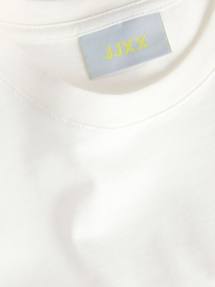 12297884 5026183 White