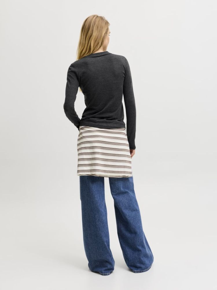12298896 5054480 Grey