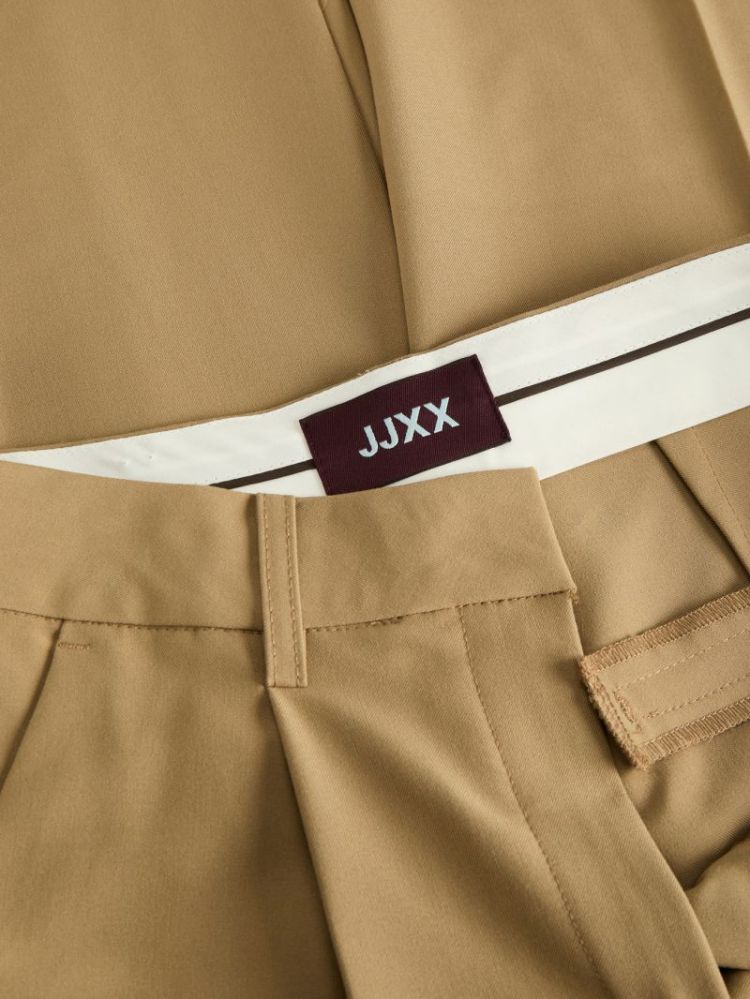12248958 5041994 Brown