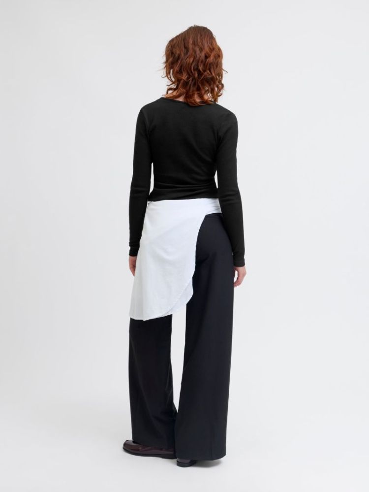 12280146 4795899 Black